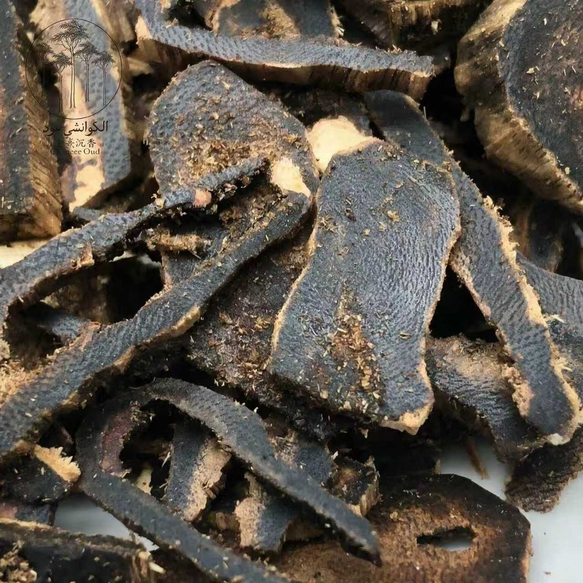✨ رقائق عود أسود غني بالدهن | Premium Dark Resin Agarwood Chips ✨